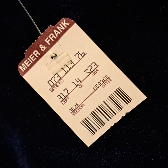 NWT VNTG velvet top made in the USA 🇺🇸 - Picture 9 of 9